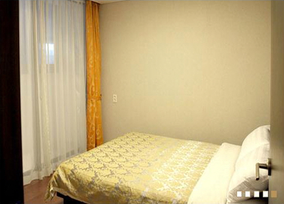Superiorking Room