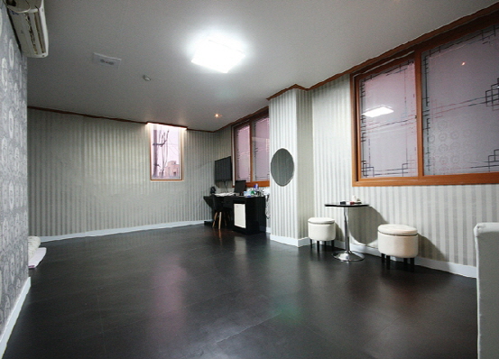 Ondol Room