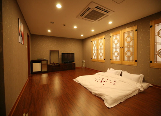 Ondol Room